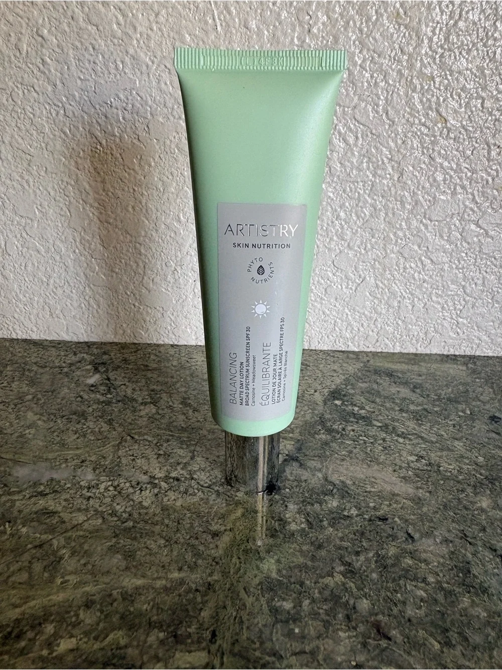 ARTISTRY Skin Nutrition Balancing Matte Day Lotion 1.7 Oz SPF 30 EXPIRES 03/27+